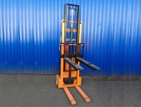 Полуэлектрический штабелер Wilhem-Lenz CD10-30