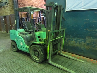 Вилочный погрузчик Mitsubishi FD35AT