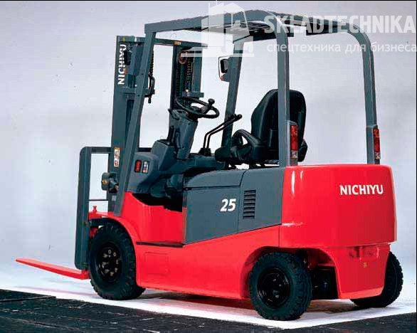 Вилочный погрузчик для работы в контейнерах