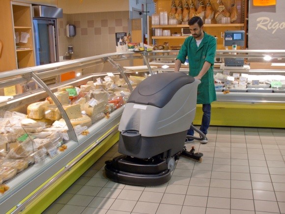 Профессиональная поломоечная машина